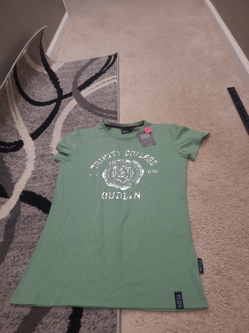 Rare Trinity College Dublin Ladies 12-14 Teeshirt Kelly Green Silver Emblem NWT